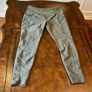 Eddie Bauer olive green Heather leggings with two zip pockets and key pocket